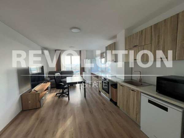 Тристаен апартамент  в гр.Варна, Възраждане!