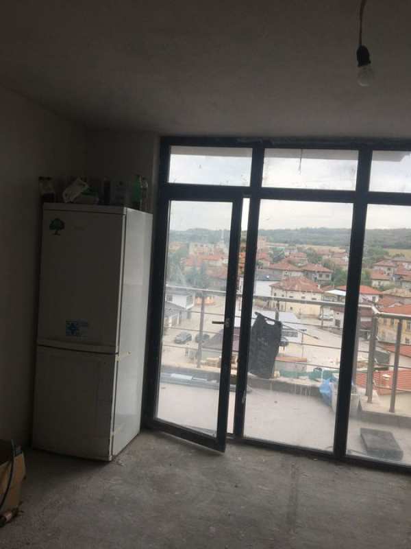 Апартамент 80 м2 в центъра на гр. Луковит