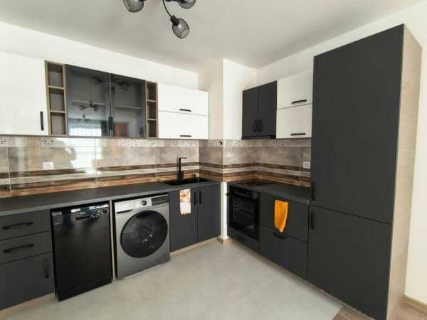 Двустаен обзаведен луксозно/ агенцията разполага с ключ за имота