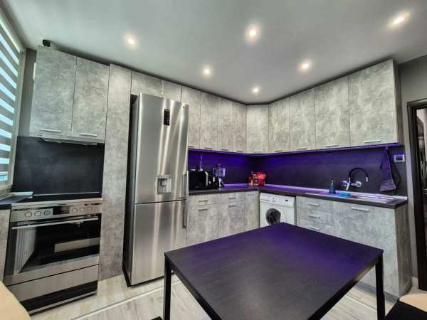 ОБЗАВЕДЕН 2-стаен ЕПК Дружба