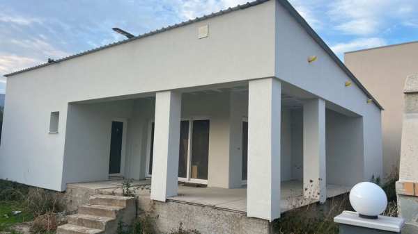 Къща в Неа Врасна Гърция