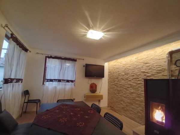 Къща село Баня/напълно обзаведена