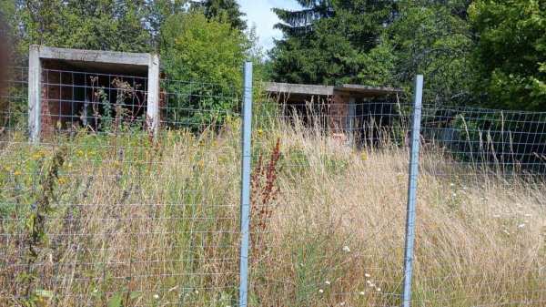 Продавам дворно място