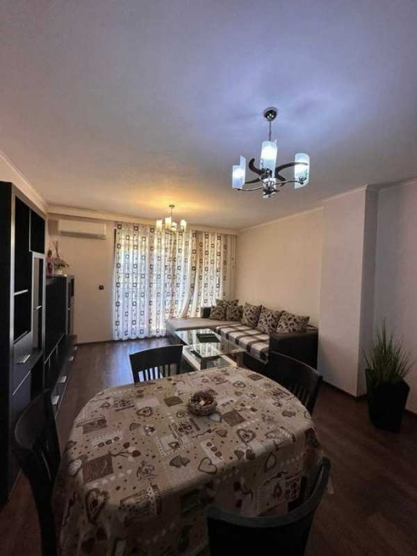 Двустайно жилище под наем в Тракия до Декатлон