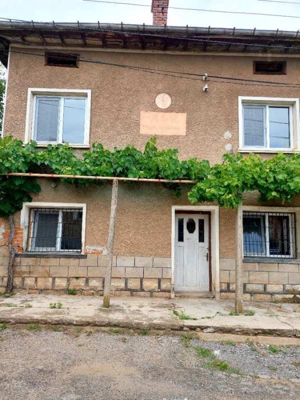 Къща в село Драганица близо до Берковица