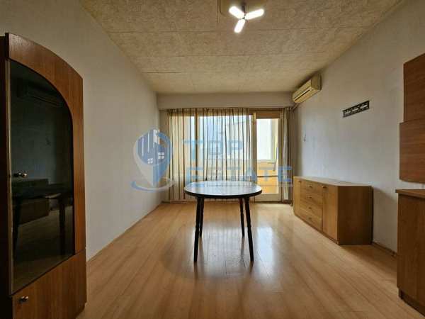 Обзаведен апартамент с две спални в квартал Пролет, град Горна Оряхов