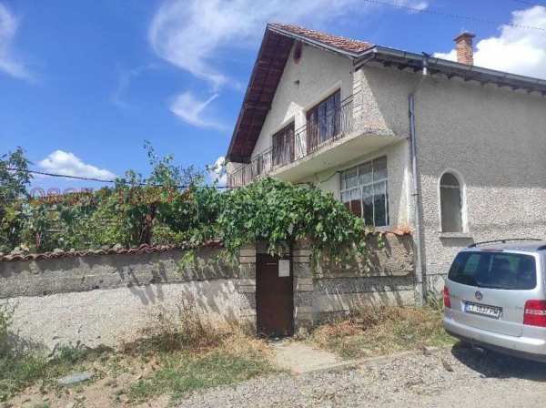Продава къща в село Тъжа