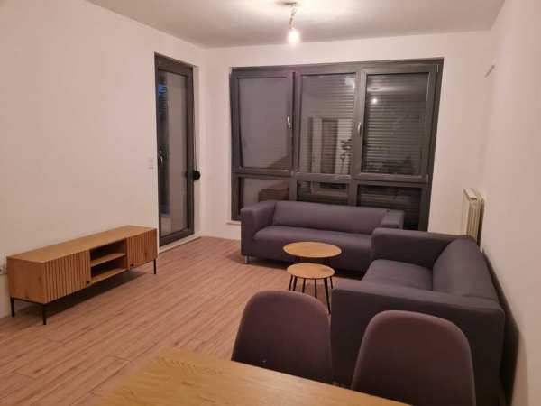 Двустаен апартамент в жк. Сухата река