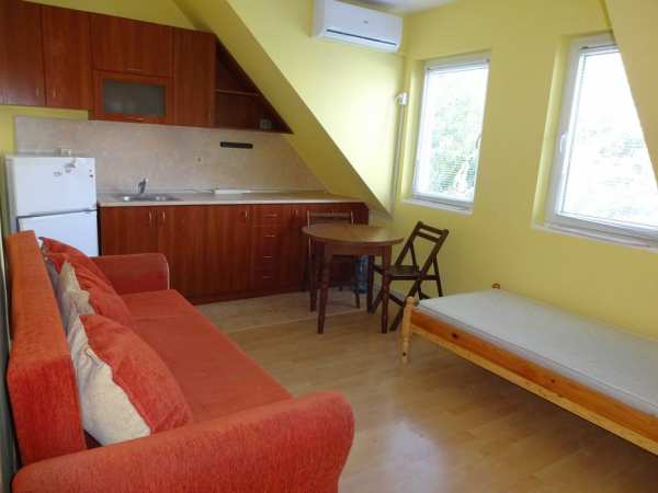 Уютна и функционална боксониера до Макдрайв