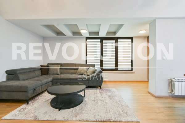 Tристаен апартамент в ж.к. Лозенец.