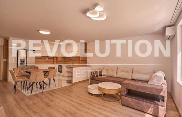 Луксозен ТРИСТАЕН апартамент в кв. Христо Смирненски/ С ГАРАЖ!!!