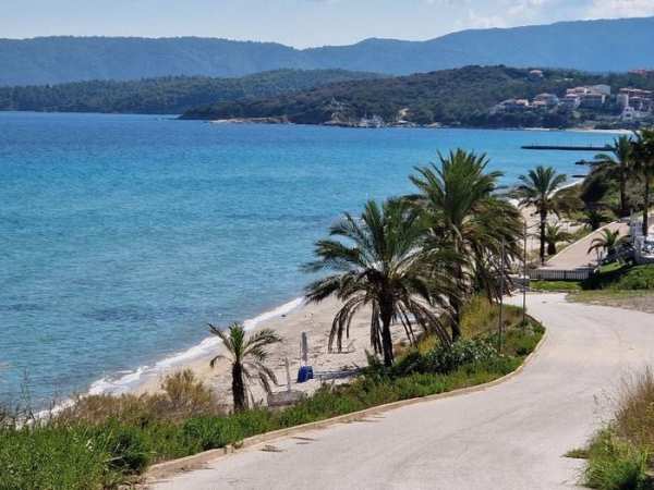 Мезонет с две спални за продажба в Неа Рода, Атон, Халкидики