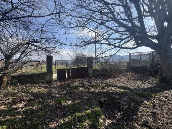 Продавам парцел със стара къща село Войнягово, Пловдив