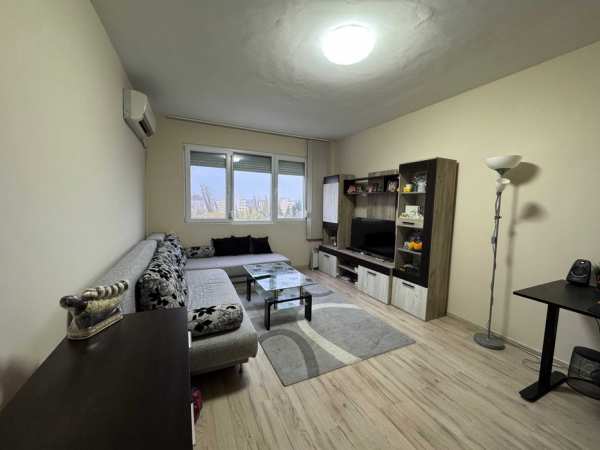 Обзаведен двустаен апартамент - гр. Хасково