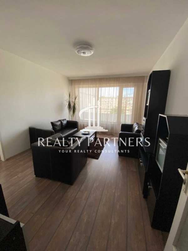 Тристаен под наем в кв. Изток, гр. Перник