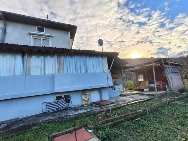 Двуетажна тухлена вила - Кованлъка