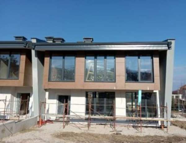 Къща 253м2 във в.з.Косанин дол, с.Панчарево, На 3км от Околовръстното