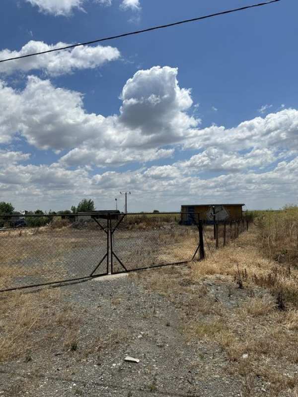 Продава се парцел