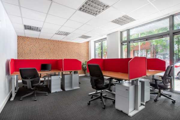 Пространство за съвместна работа в Regus City West