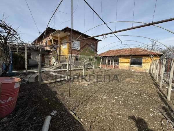 Къща в Ново Село