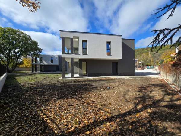 Продажба Директно от строител Къща - Манастирски рид, Варна - 243 м2