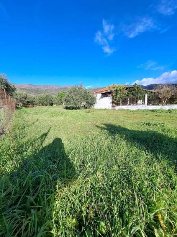 Продава се парцел в регулация с площ 205 м2 в Аспровалта, Гърция