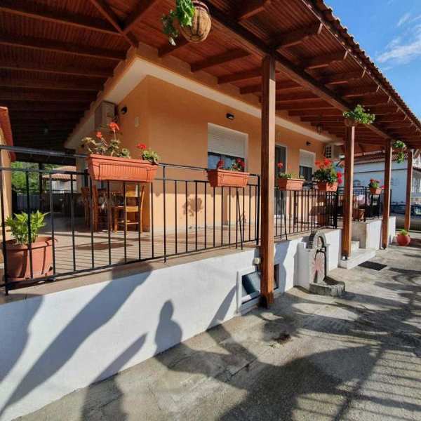 Къща Аспровалта на 350 метра от плажа!