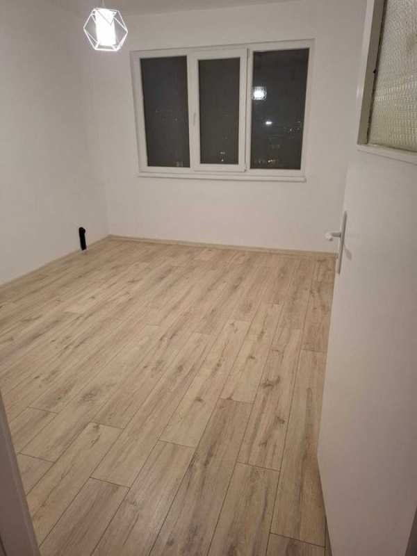 Частно лице продава тристаен апартамент в София, ж.к. Красно село