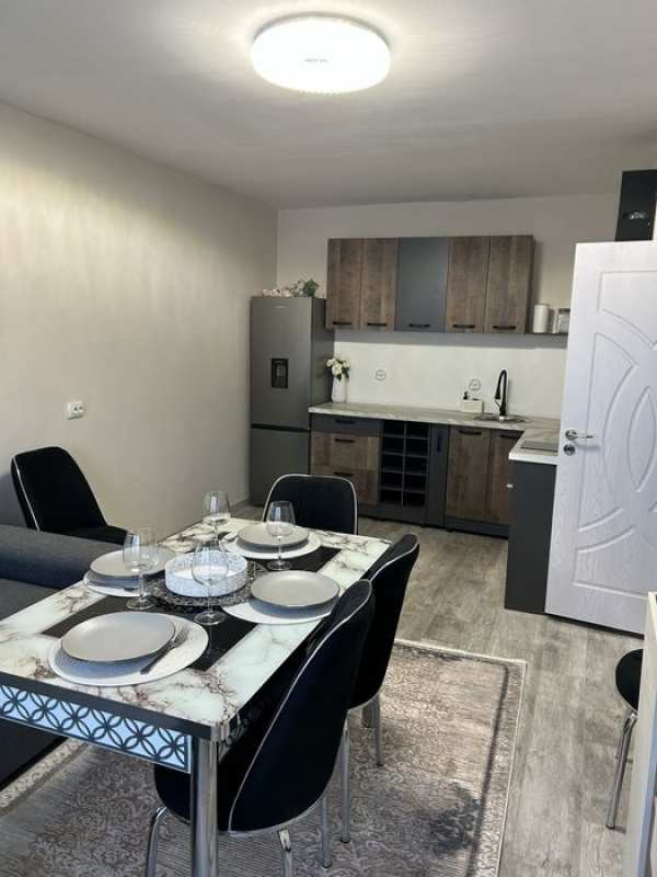 Продавам двустаен апартамент