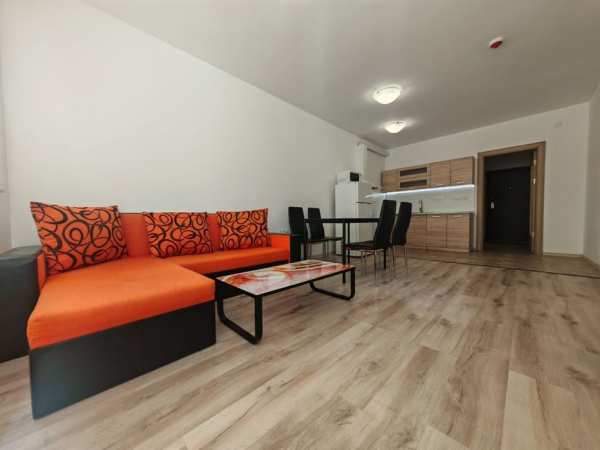 Ключ в офиса! Обзавдене двустаен апартамент в Сентрал парк. Южно изло