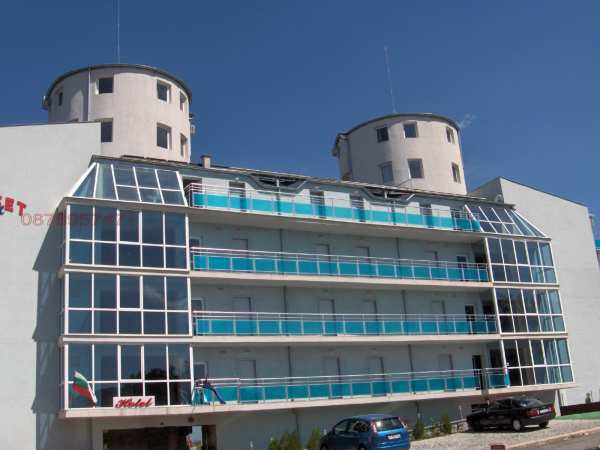Продава хотел, с. лозенец, област бургас