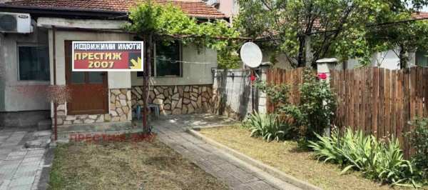 Продава къща, гр. шумен, добруджански