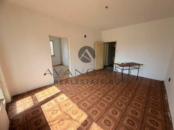 Продава 3-стаен, гр. пловдив, кючук париж