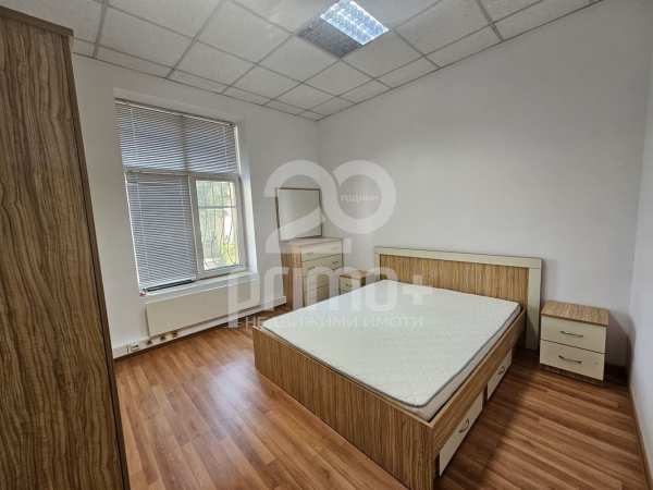 Продава етаж от къща, гр. велико търново, център