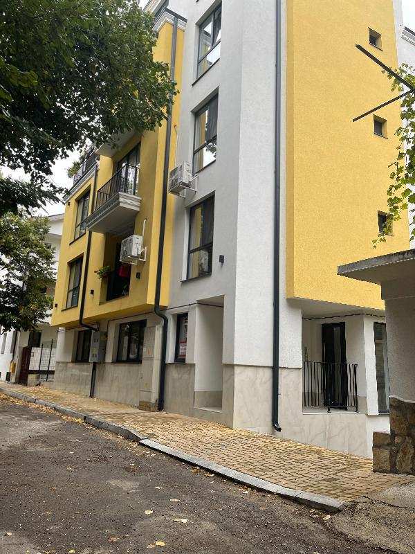 Продава  гараж, паркомясто град Шумен, Математическа гимназия
      17 кв.м