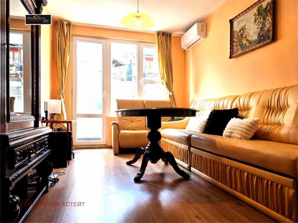 Продава 2-стаен, гр. варна, винс-червен площад