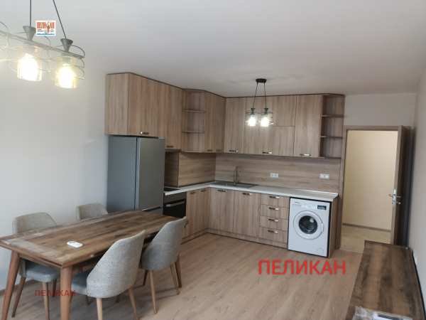 Продава 3-стаен, гр. велико търново, център