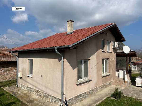 Продава къща, с. дебелт, област бургас