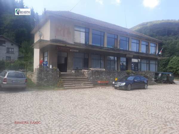 Продава бизнес имот, с. осеновлаг, област софия област