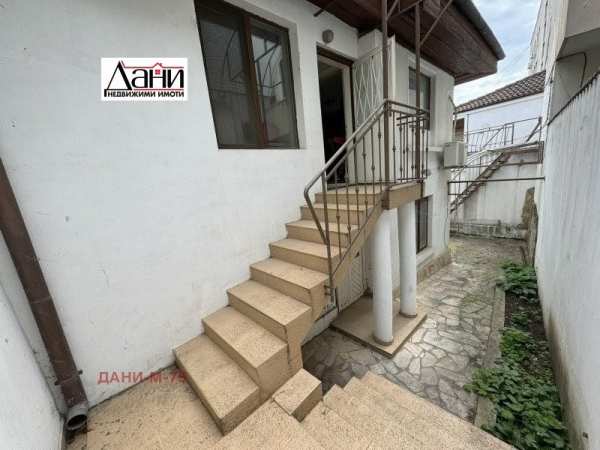 Продава къща, гр. шумен, център