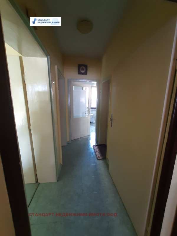 Продава етаж от къща, гр. пловдив, гагарин