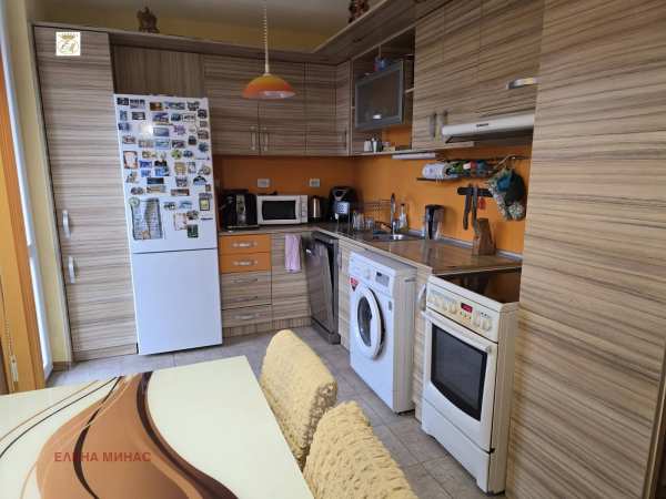 Продава 3-стаен, гр. шумен, център