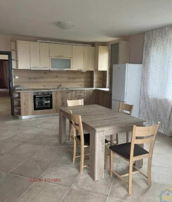 Дава под наем  3-стаен град Велико Търново, Акация
      70 кв.м