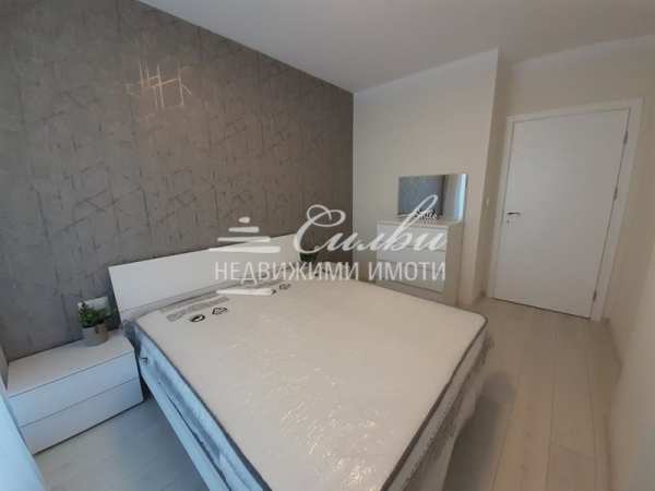 Дава под наем  3-стаен град Шумен, Добруджански
      80 кв.м