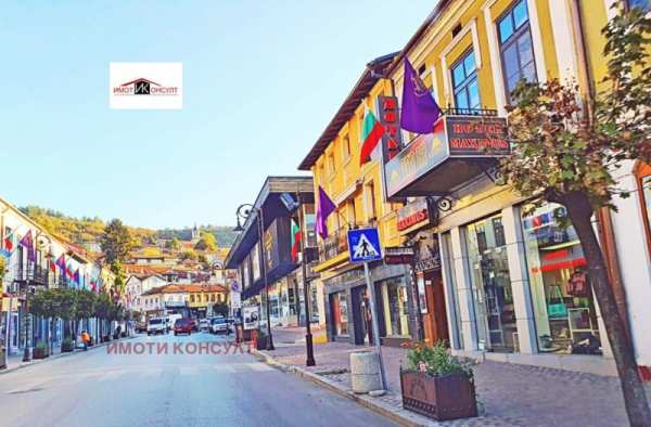 Дава под наем магазин, гр. велико търново, център