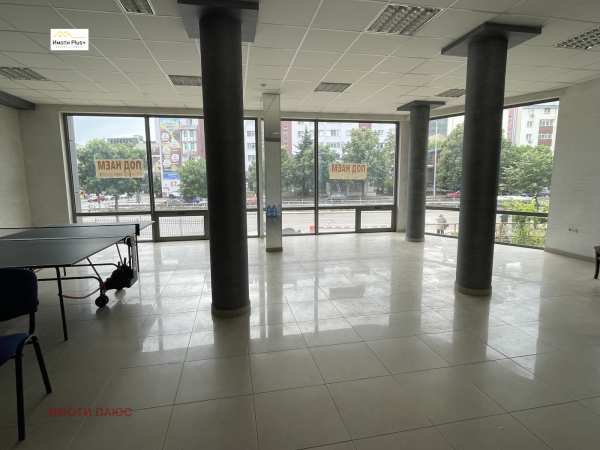 Дава под наем офис, гр. шумен, математическа гимназия