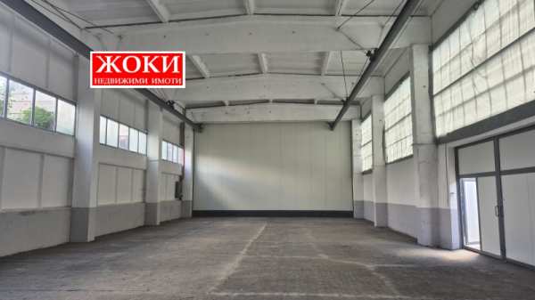 Дава под наем склад, гр. перник, мошино