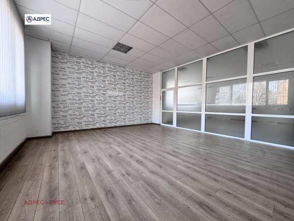 Дава под наем бизнес имот, гр. русе, промишлена зона - изток