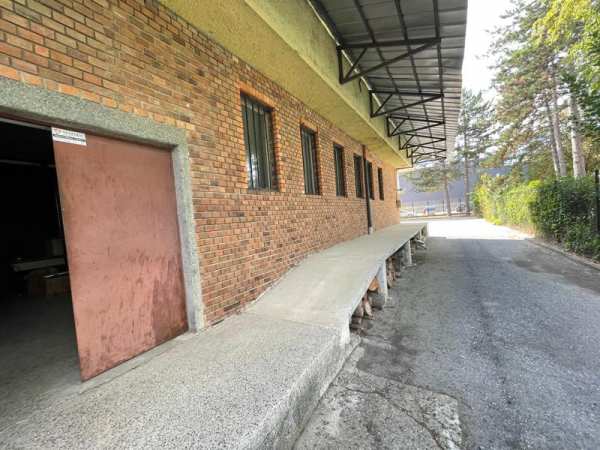 Дава под наем склад, гр. шумен, тракия