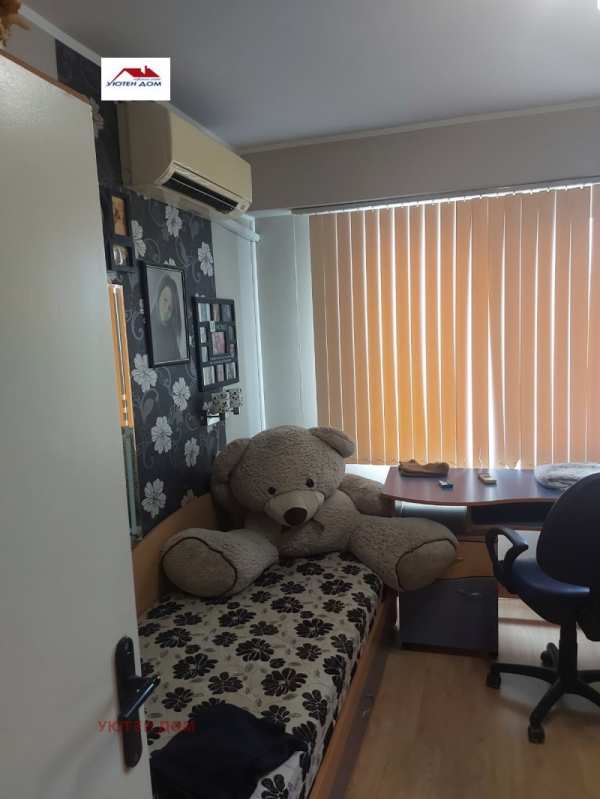 Дава под наем 3-стаен, гр. шумен, добруджански